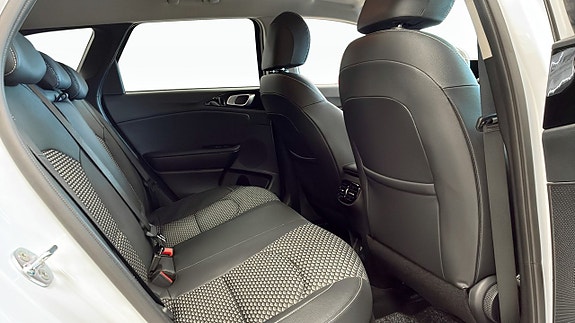 Kia Ceed 5 of 12