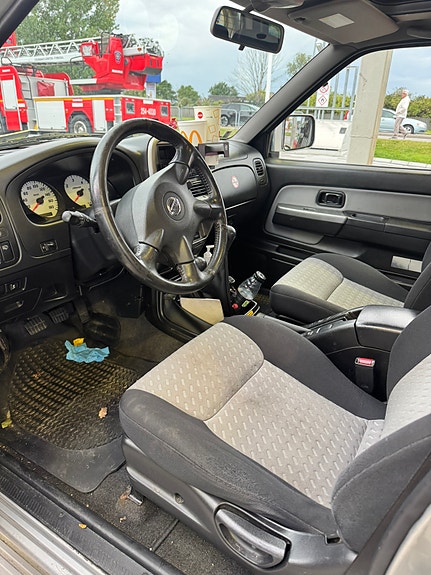 Nissan NP300 5 of 5
