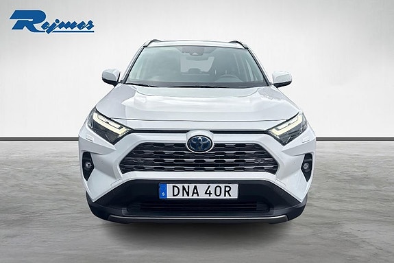 Toyota RAV4 5 of 21