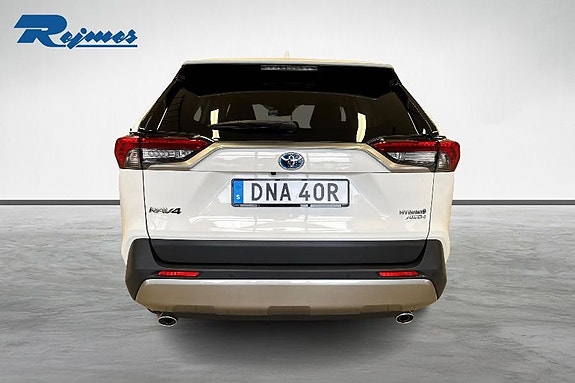 Toyota RAV4 4 of 21