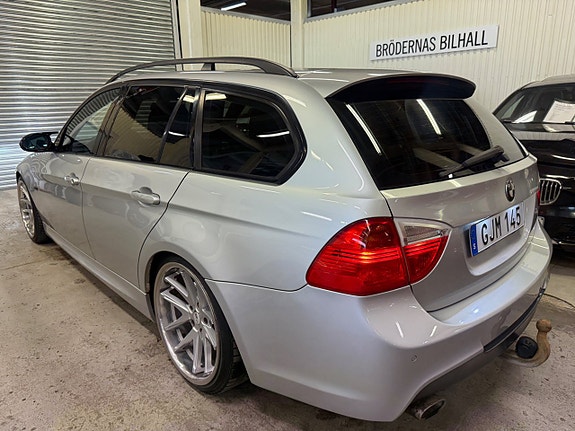 BMW 320d 3 of 15