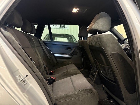 BMW 320d 12 of 15