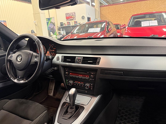 BMW 320d 9 of 15