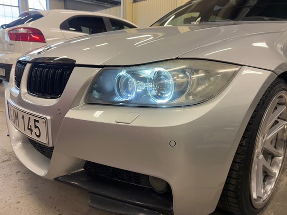 BMW 320d 2 of 15