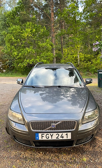 Volvo V50 2 of 7