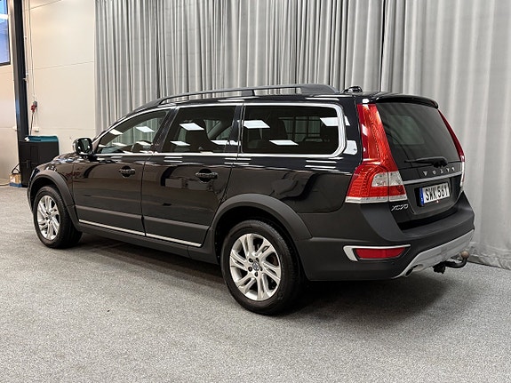 Volvo XC70 3 of 19