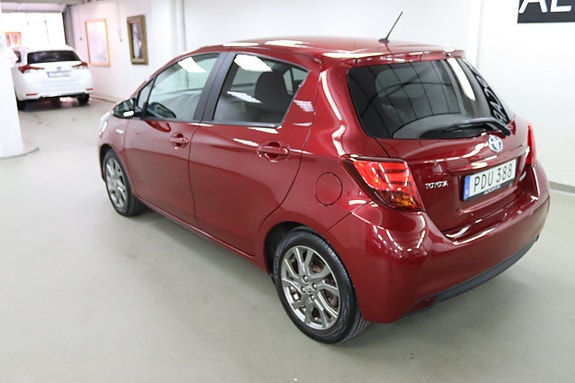 Toyota Yaris 6 of 21