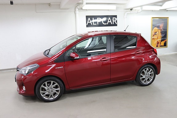 Toyota Yaris 2 of 21