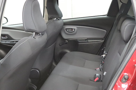 Toyota Yaris 10 of 21