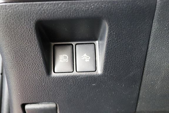 Toyota Yaris 18 of 21