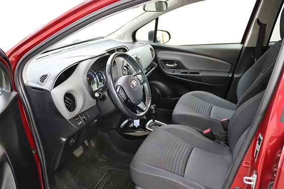 Toyota Yaris 8 of 21