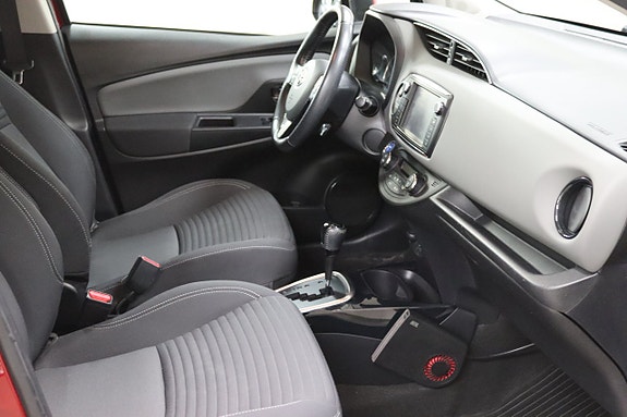 Toyota Yaris 11 of 21
