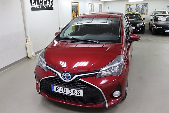 Toyota Yaris 4 of 21