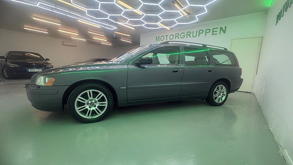 Volvo V70 11 of 19