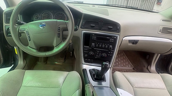 Volvo V70 14 of 19