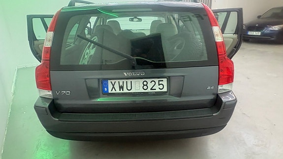 Volvo V70 13 of 19
