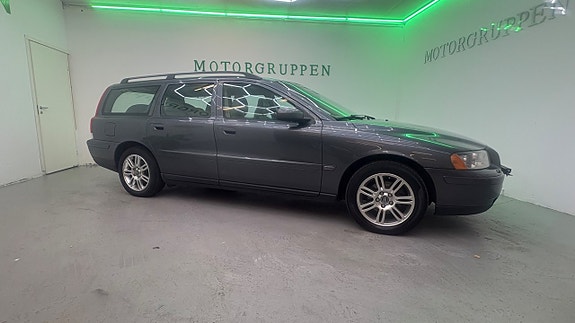 Volvo V70 8 of 19