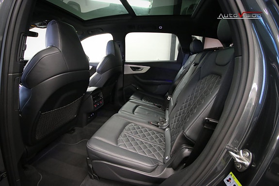 Audi Q7 30 of 30