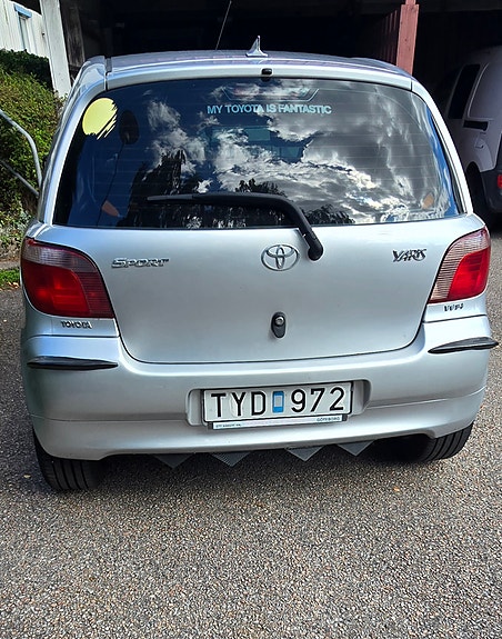 Toyota Yaris 2 of 4