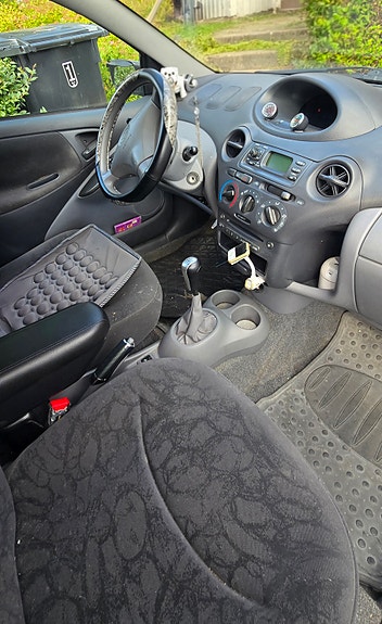 Toyota Yaris 4 of 4