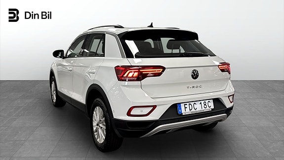 Volkswagen T-Roc 3 of 12