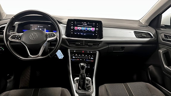 Volkswagen T-Roc 10 of 12