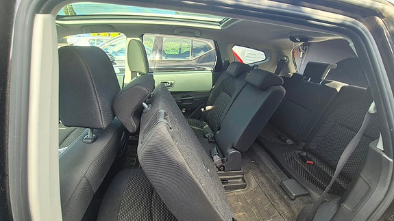 Nissan Qashqai+2 9 of 12