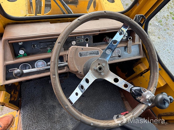 Hjullastare Ford A-62 med redskap 16 of 27