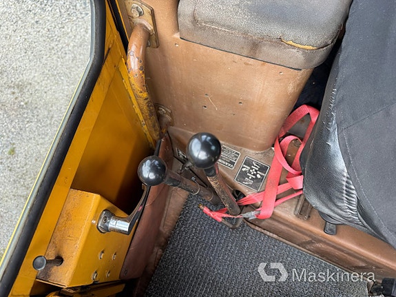 Hjullastare Ford A-62 med redskap 17 of 27