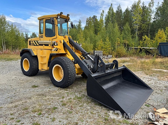 Hjullastare Ford A-62 med redskap 7 of 27