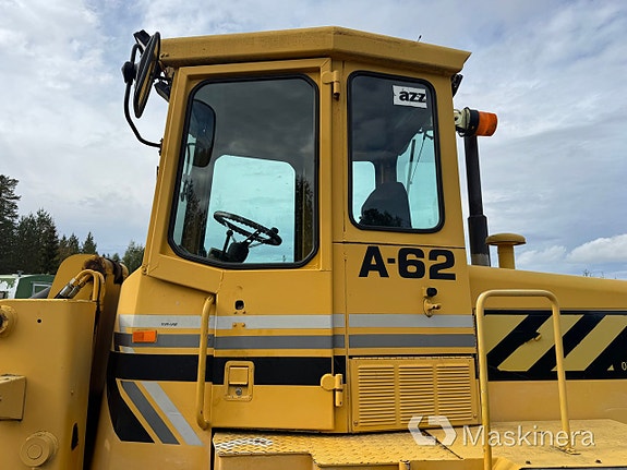 Hjullastare Ford A-62 med redskap 27 of 27