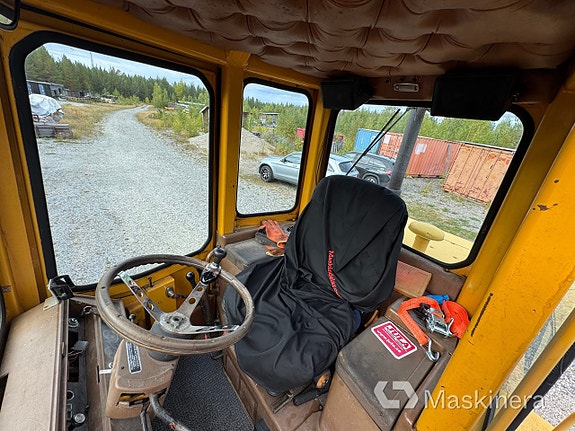 Hjullastare Ford A-62 med redskap 14 of 27
