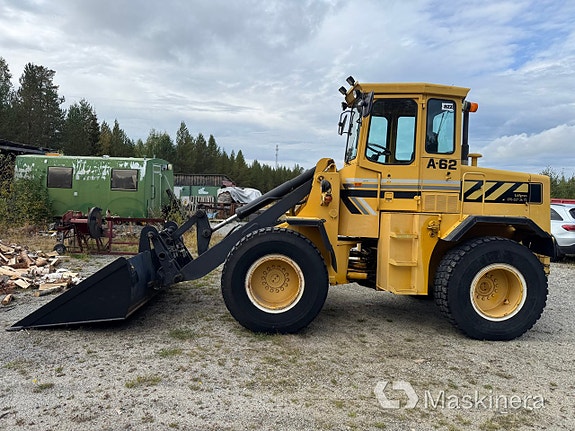Hjullastare Ford A-62 med redskap 2 of 27