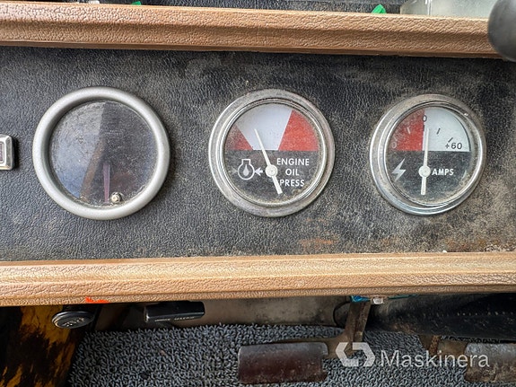 Hjullastare Ford A-62 med redskap 19 of 27