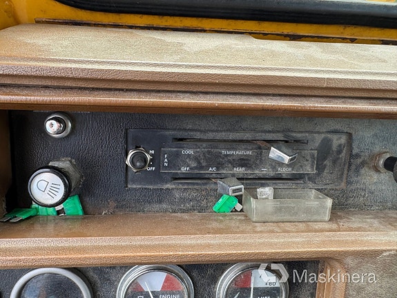 Hjullastare Ford A-62 med redskap 20 of 27