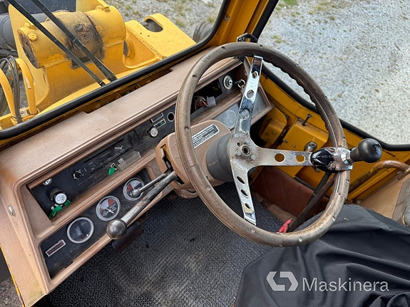 Hjullastare Ford A-62 med redskap 13 of 27