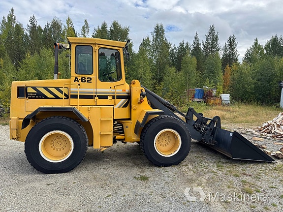 Hjullastare Ford A-62 med redskap 6 of 27