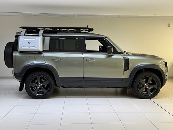 Land Rover Defender 110 6 of 25