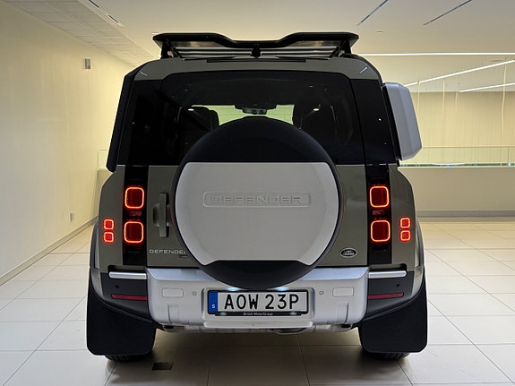 Land Rover Defender 110 5 of 25