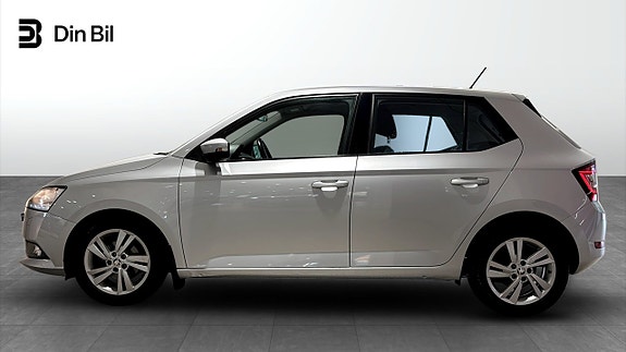 Skoda Fabia 2 of 13