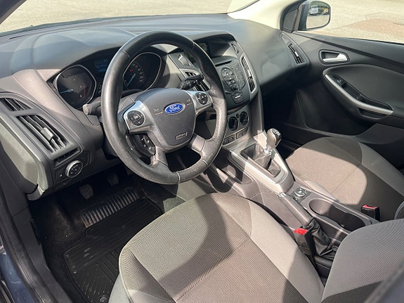 Ford Focus 12 of 21
