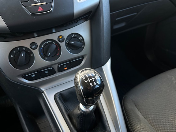 Ford Focus 18 of 21