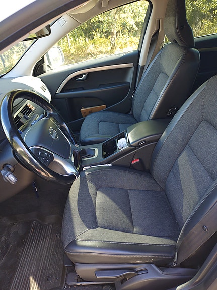 Volvo XC70 4 of 5