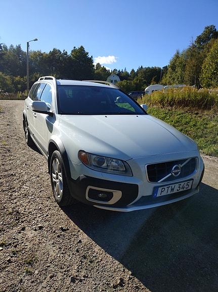 Volvo XC70 2 of 5
