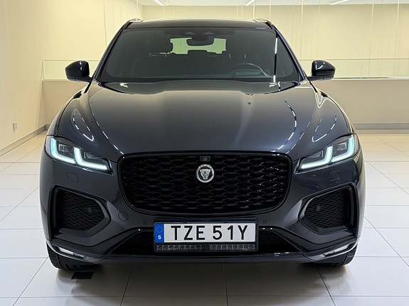 Jaguar F-PACE 2 of 22