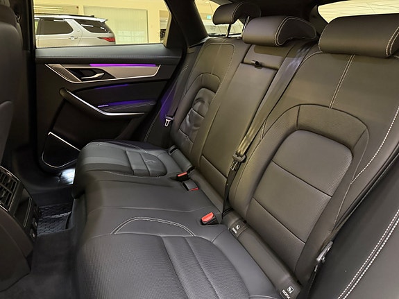 Jaguar F-PACE 19 of 22