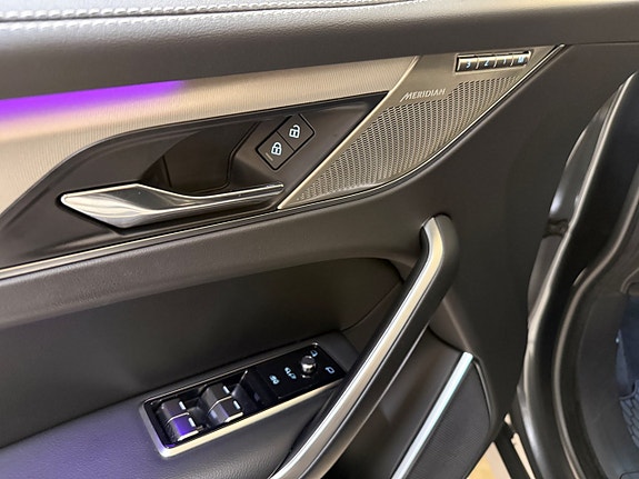 Jaguar F-PACE 12 of 22
