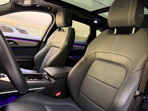 Jaguar F-PACE 10 of 22