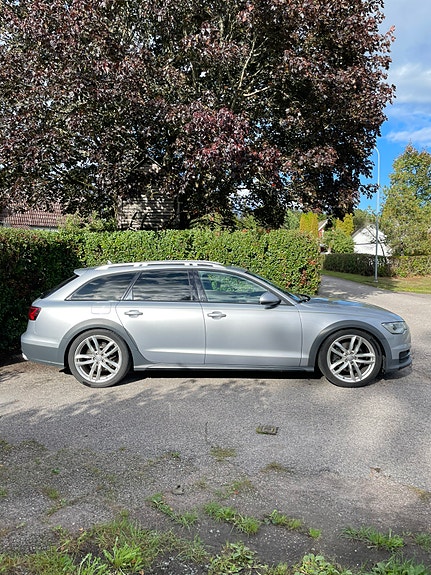 Audi A6 allroad 2 of 8