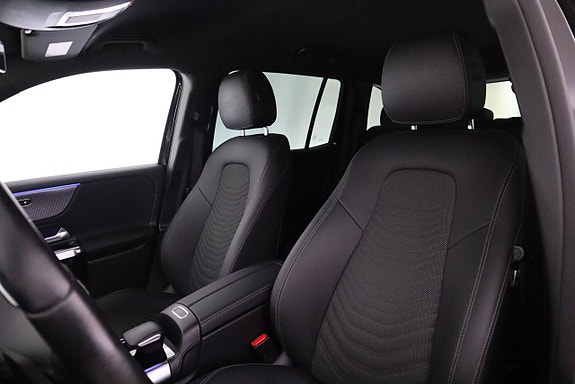 Mercedes-Benz EQB300 13 of 25